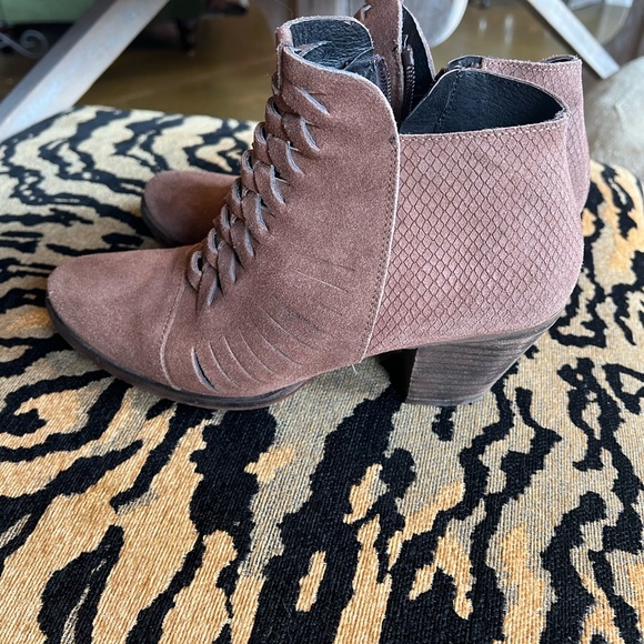 Gently worn, Free People, brown suede, booties, size 39 - Picture 2 of 4